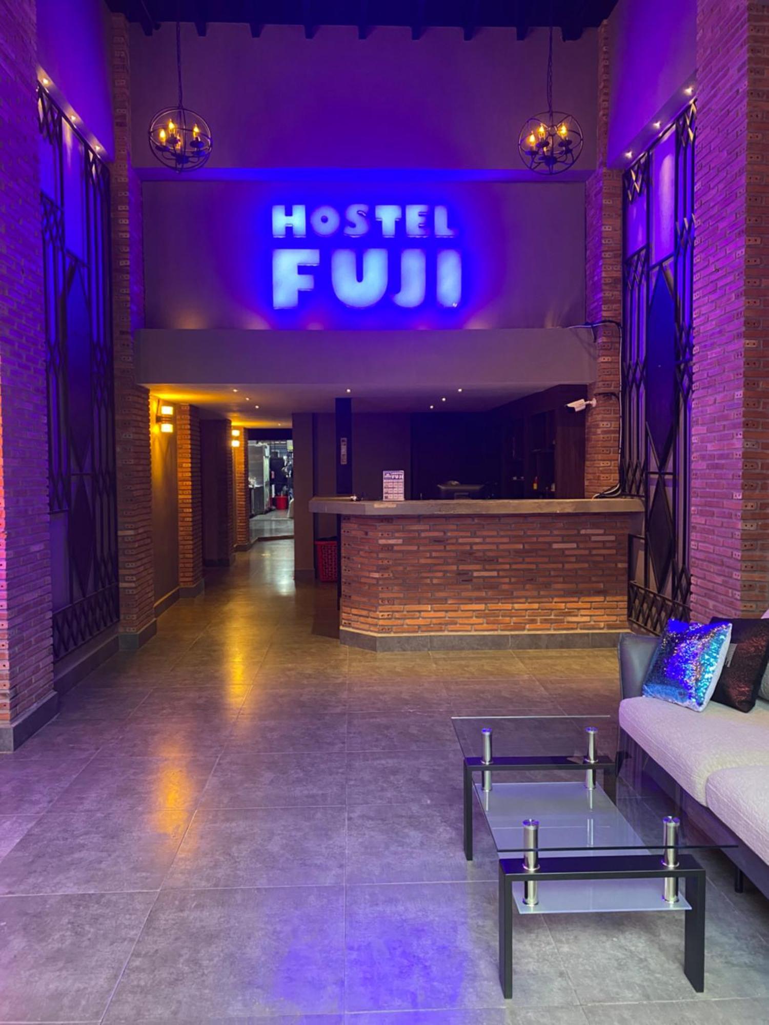 Hostel Fuji Phnom Penh Exterior foto